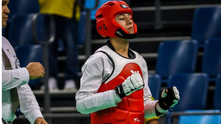 “Nos llevamos la medalla de oro a Puente Alto”: joven taekwondista obtiene oro panamericano en Brasil