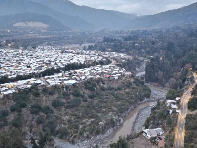 Puente Alto ordena evacuación preventiva en asentamiento Valle Hermoso por riesgo ante sistema frontal