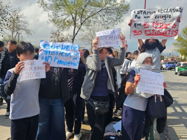 Protesta estudiantil en Colegio Alicante del Sol por denuncias de imágenes creadas con IA