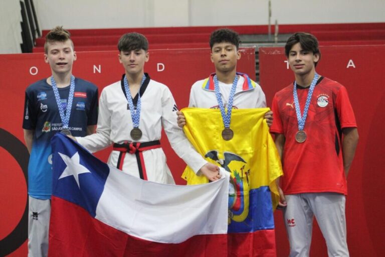 Taekwondista de Puente Alto consigue oro y plata en Perú y alcanza el tercer lugar del ranking panamericano
