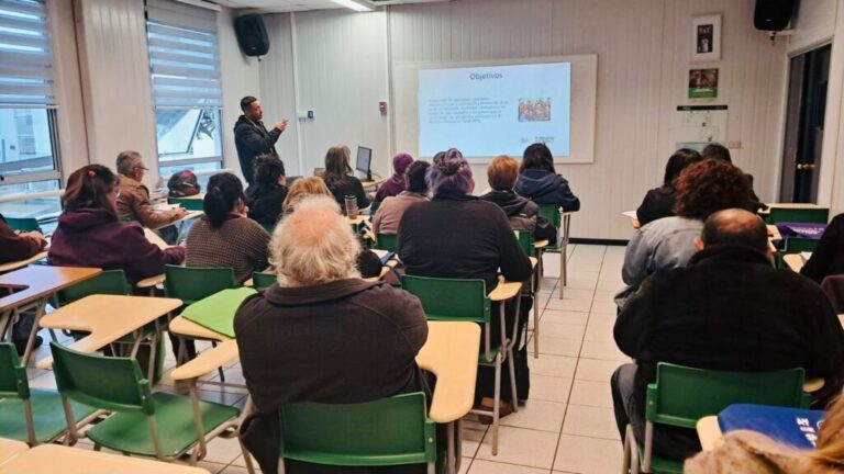 Escuelas Comunitarias de Salud comienzan sus actividades en Puente Alto