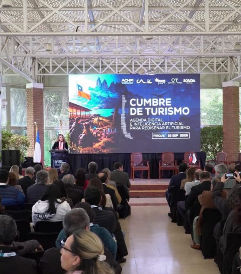 Cumbre de Turismo 2026 reunió en Pirque a municipios y expertos para abordar el uso de la inteligencia artificial