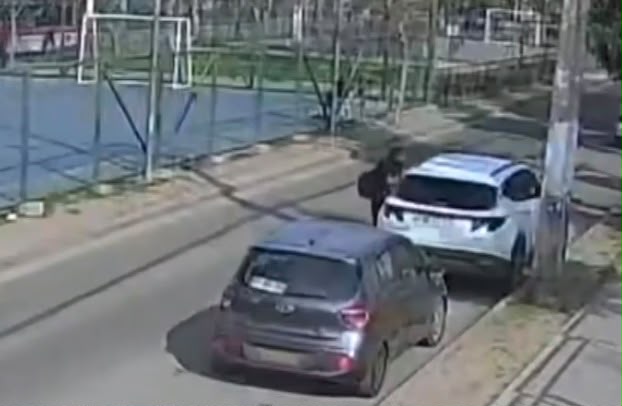 Funcionaria de Cesfam sufrió violento asalto en Puente Alto: delincuentes le robaron su vehículo