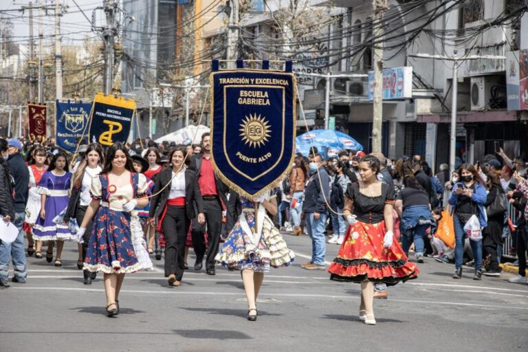 Desfile Comunal de Puente Alto 2026: horario, transmisión y cortes de tránsito confirmados