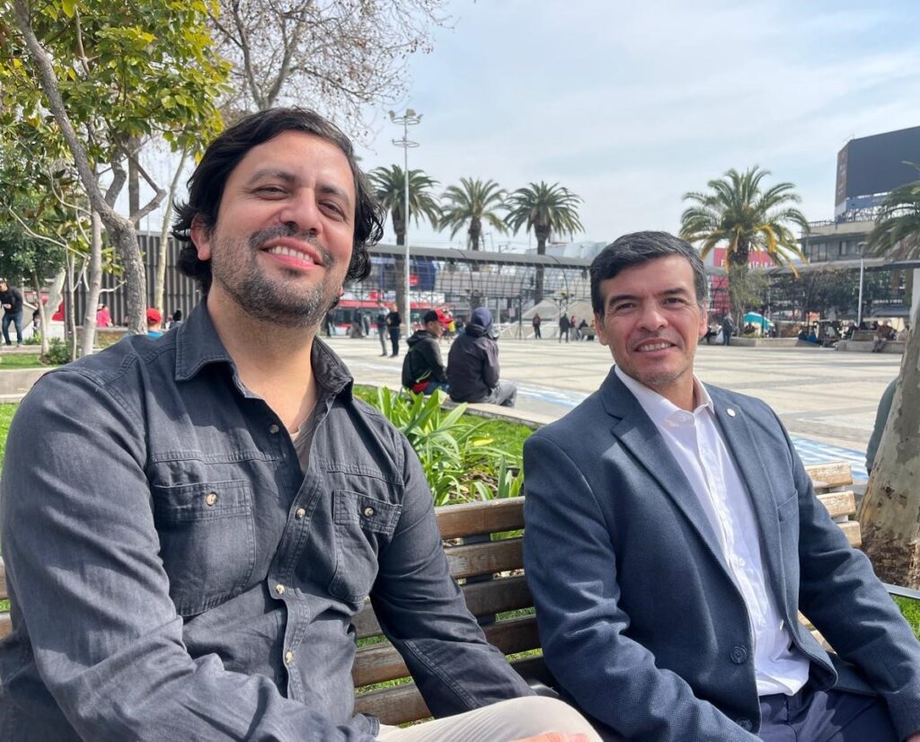 Emprendedores de Puente Alto fundadores de Simplee, empresa de seguros para pymes