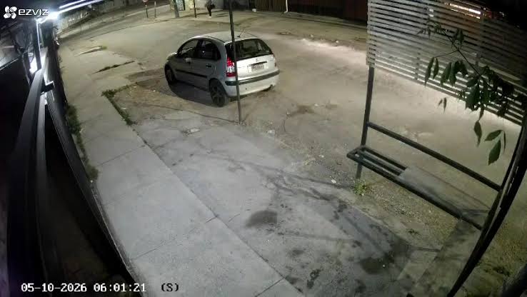 Mujer es asaltada y golpeada en paradero de Bajos de Mena